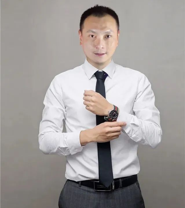 DƬ